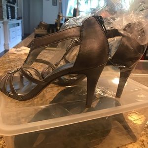 Silver heels *new*